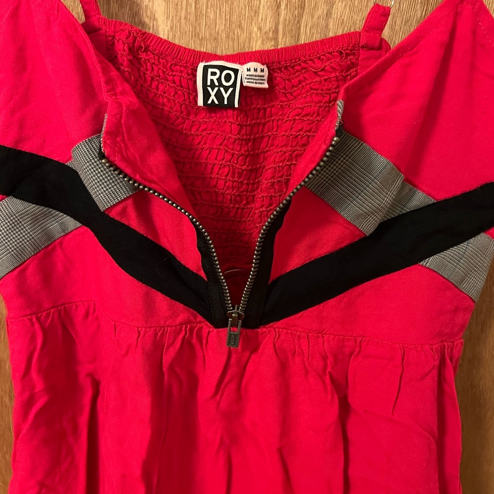 Pink Roxy sundress - Picture 3 of 7